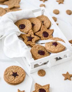 These Jam Filled Speculaas cookies (also known as speculoos cookies) are crunchy, full of warming spices and easy to make. They’re sandwiched together with strawberry jam and make the perfect Christmas cookie.
