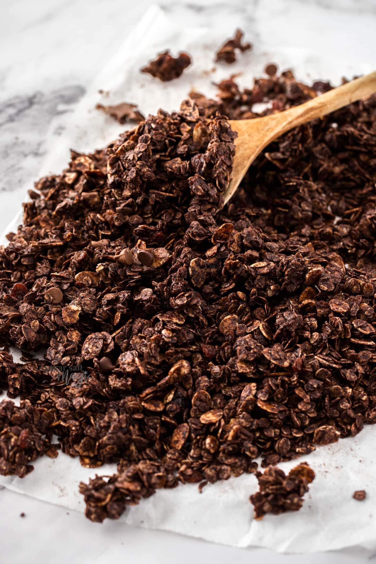 Homemade Chocolate Granola - so easy! - Sugar Salt Magic
