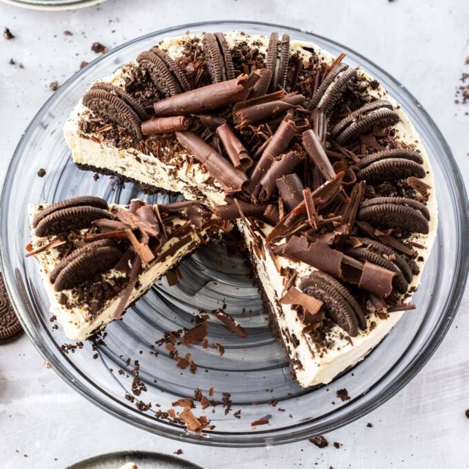  No Bake Oreo Cheesecake Recipe [+ Video] - Sugar Salt Magic Illustration 