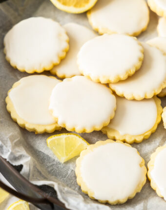 Closeup of a pile of lemon biscuits.