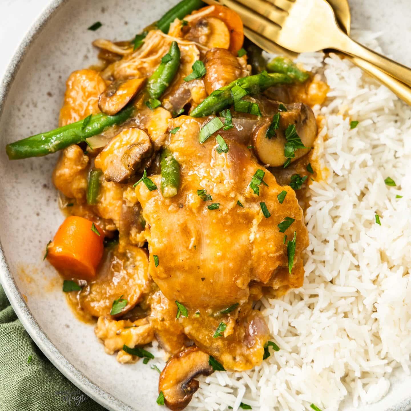 Slow Cooker Apricot Chicken - Sugar Salt Magic
