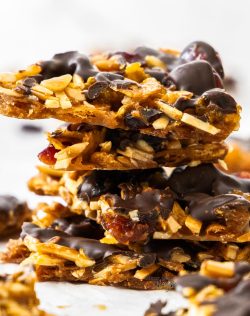 A stack of 4 pieces of florentine slice.